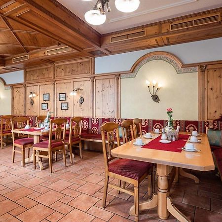 Hotel Bayrischer Loewe Osterhofen Ngoại thất bức ảnh