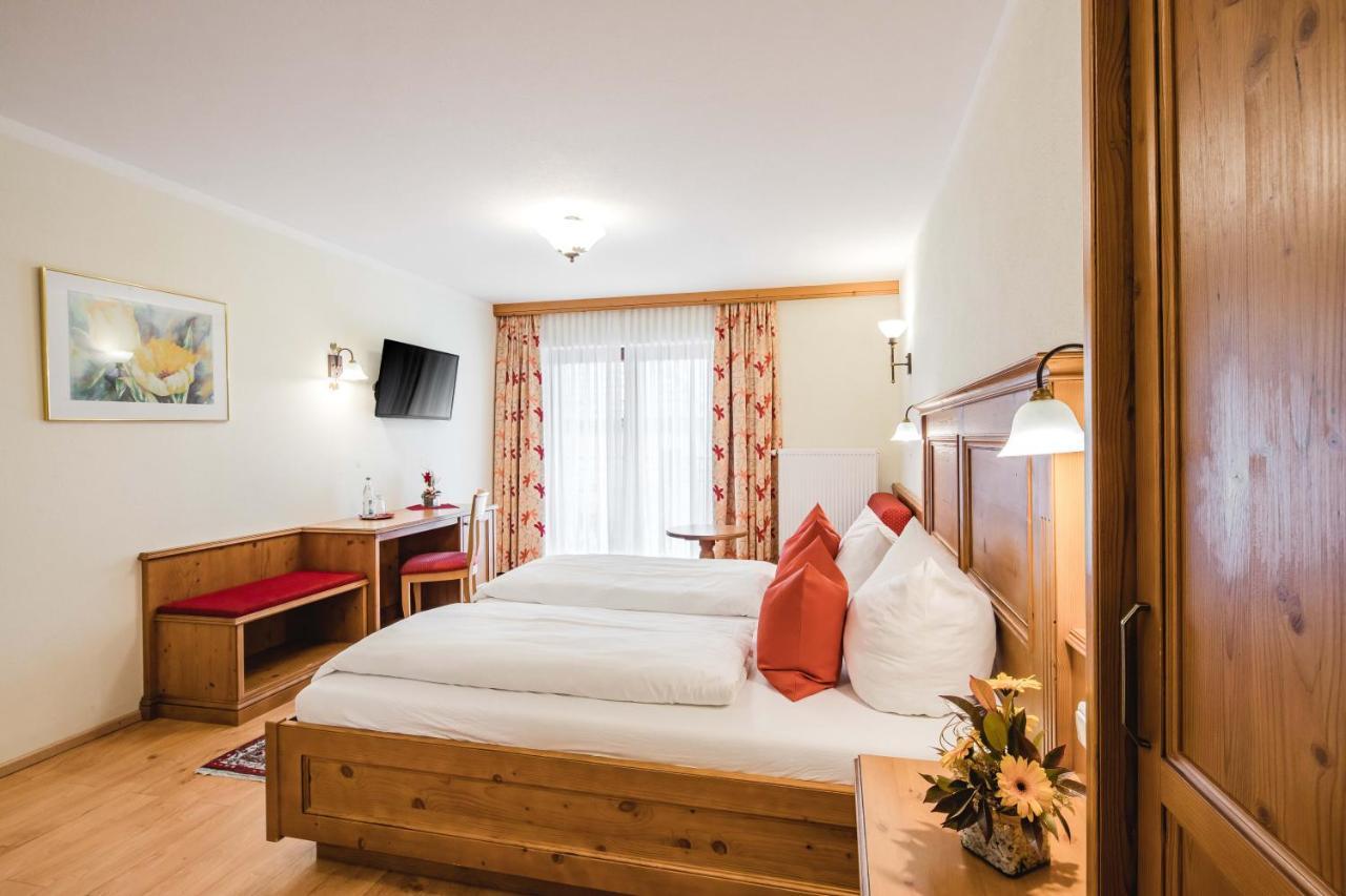 Hotel Bayrischer Loewe Osterhofen Ngoại thất bức ảnh