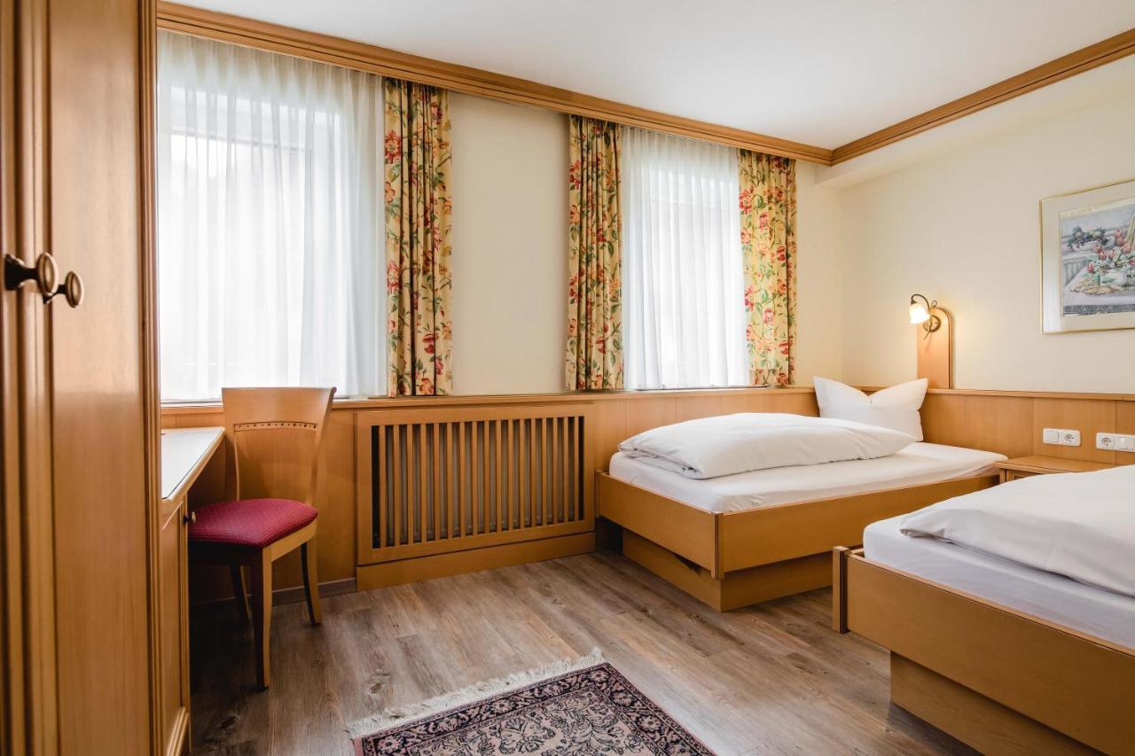 Hotel Bayrischer Loewe Osterhofen Ngoại thất bức ảnh