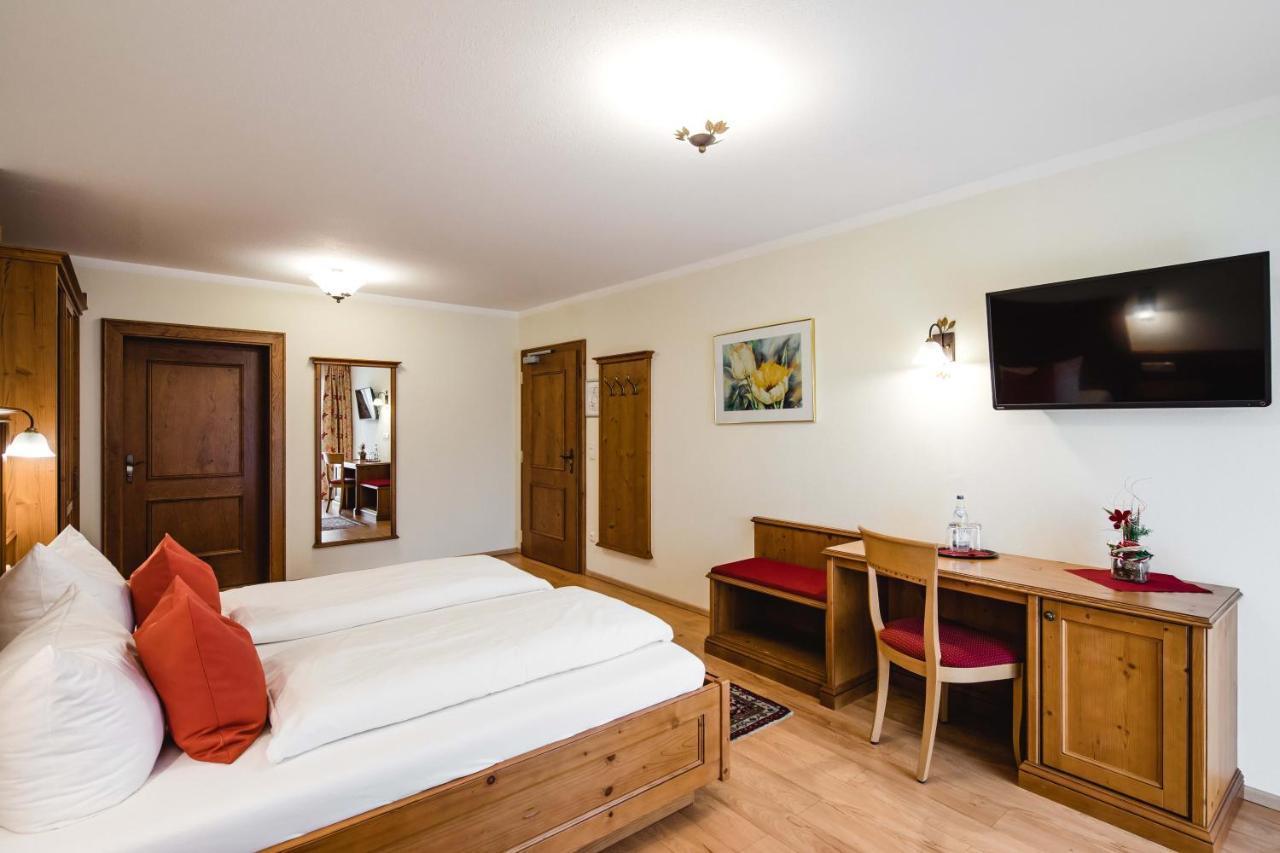 Hotel Bayrischer Loewe Osterhofen Ngoại thất bức ảnh