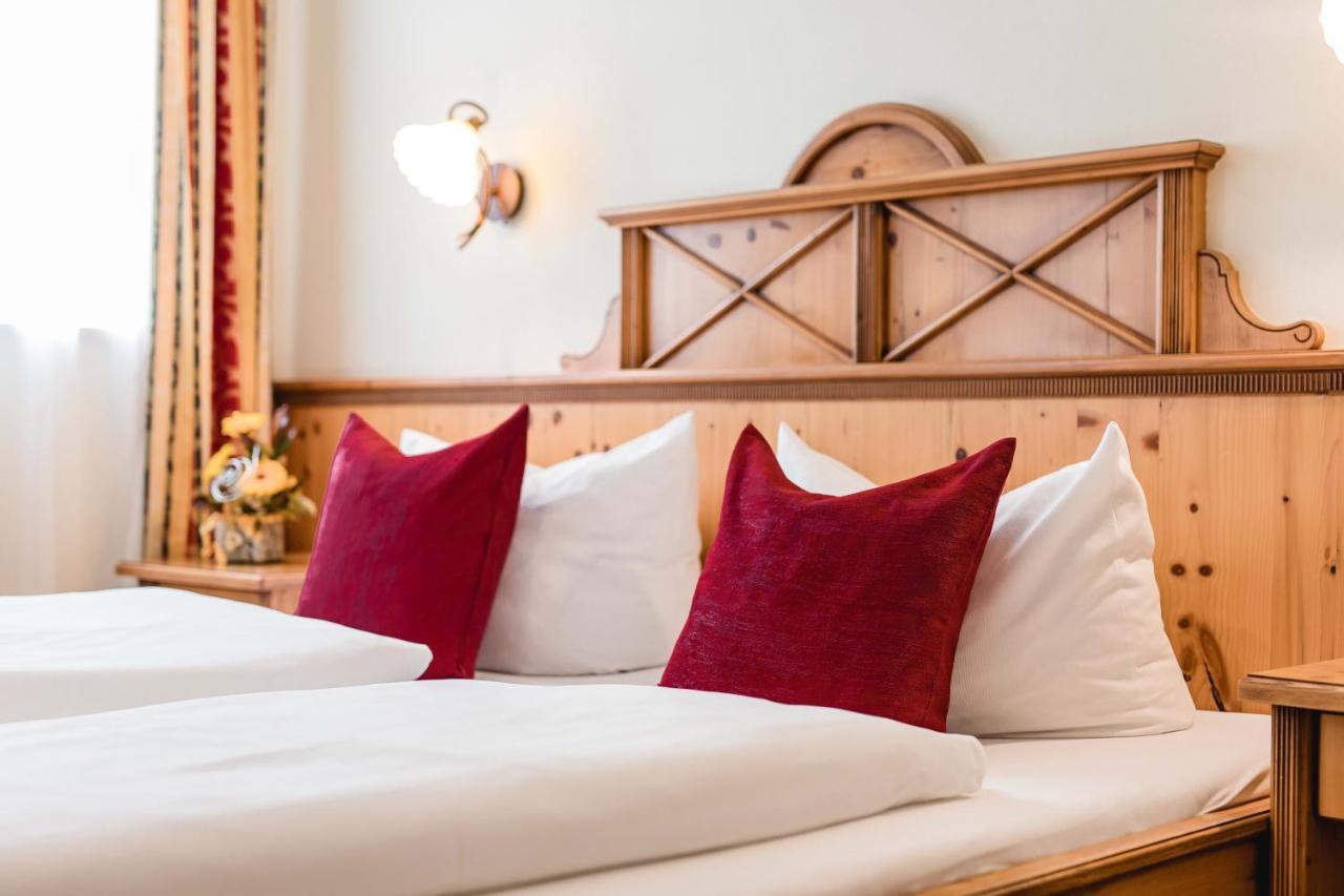 Hotel Bayrischer Loewe Osterhofen Ngoại thất bức ảnh
