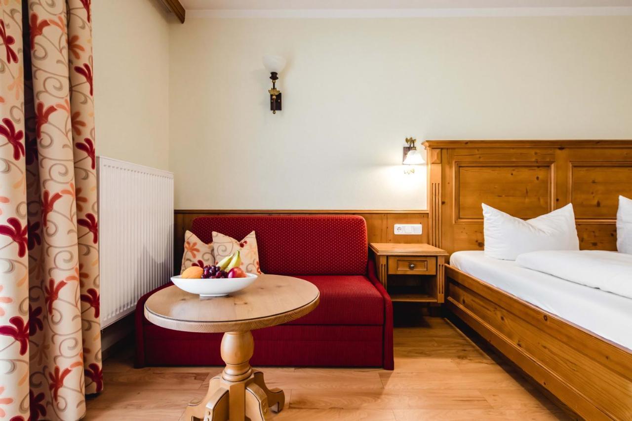 Hotel Bayrischer Loewe Osterhofen Ngoại thất bức ảnh