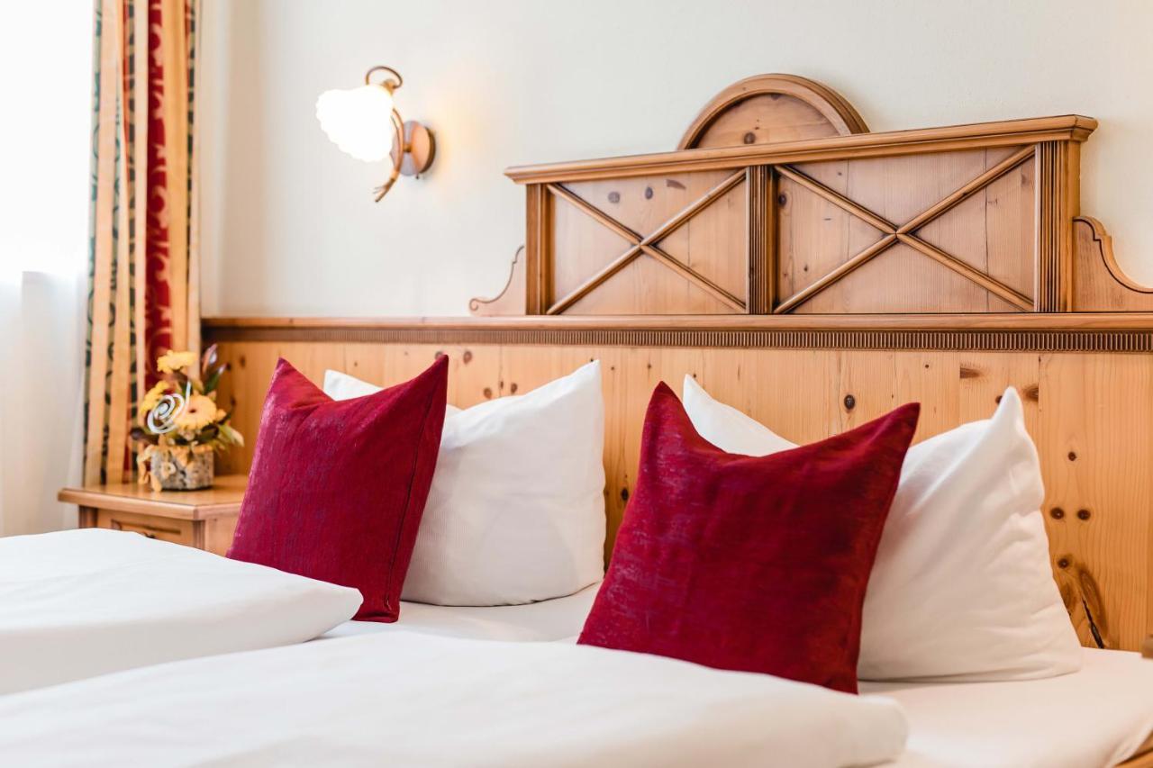 Hotel Bayrischer Loewe Osterhofen Ngoại thất bức ảnh