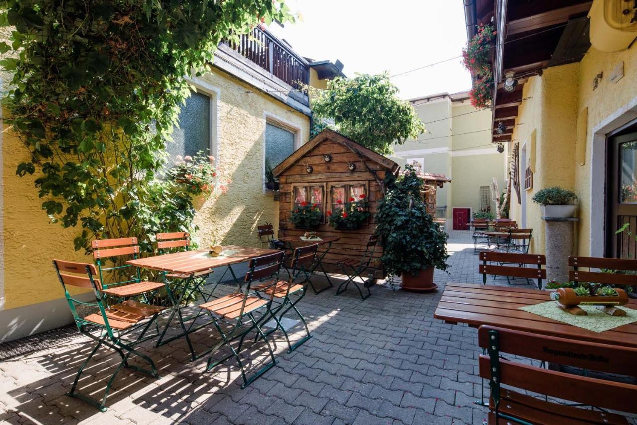 Hotel Bayrischer Loewe Osterhofen Ngoại thất bức ảnh
