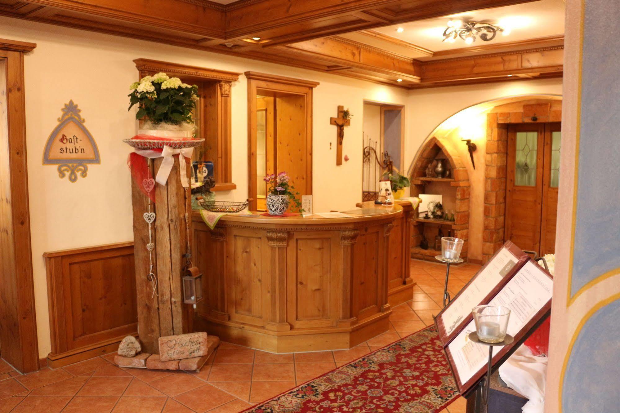 Hotel Bayrischer Loewe Osterhofen Ngoại thất bức ảnh